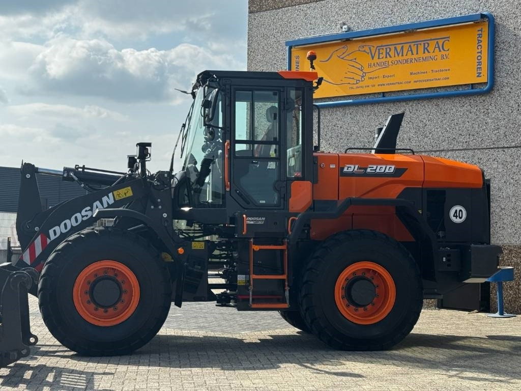 Doosan DEVELON / DOOSAN DL200-7, central lubrication, 202 - Minicargadora: foto 4 Doosan DEVELON / DOOSAN DL200-7, central lubrication, 202 - Minicargadora: foto 4