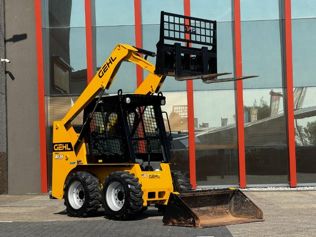 Gehl R135 / Mantitou 1350R, 2022, 115 hours! - Excavadora de cadenas: foto 4 Gehl R135 / Mantitou 1350R, 2022, 115 hours! - Excavadora de cadenas: foto 4