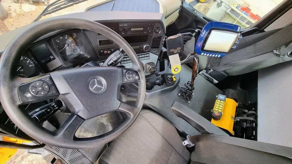 MERCEDES-BENZ Arocs 1824 / Cuthbertson MPB-18 - Camión volquete: foto 5 MERCEDES-BENZ Arocs 1824 / Cuthbertson MPB-18 - Camión volquete: foto 5