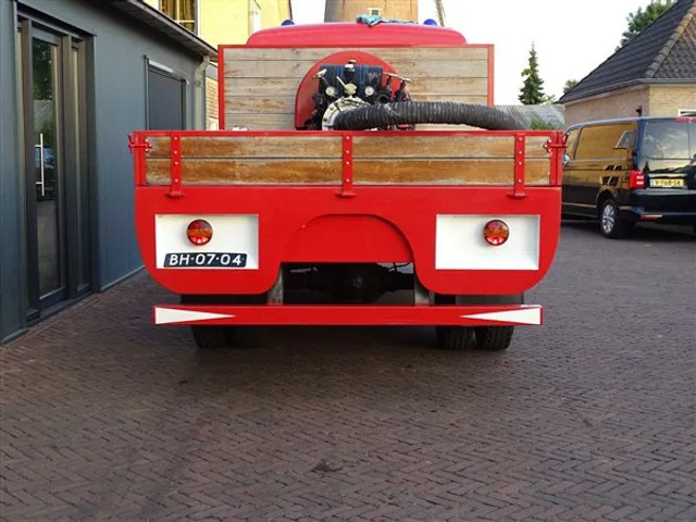 Mercedes-Benz LP 1117 4x4 TURBO Motor Brandweerauto Vw motor met Waterpomp in openlaadbak - Camión de bomberos: foto 3 Mercedes-Benz LP 1117 4x4 TURBO Motor Brandweerauto Vw motor met Waterpomp in openlaadbak - Camión de bomberos: foto 3