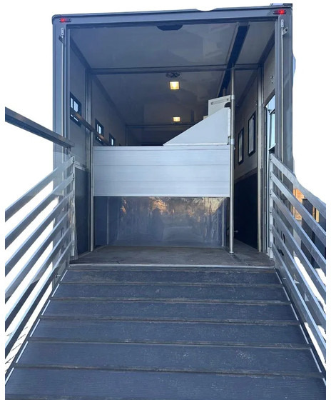 Scania P250 Horse Truck - Camión para caballos: foto 4 Scania P250 Horse Truck - Camión para caballos: foto 4