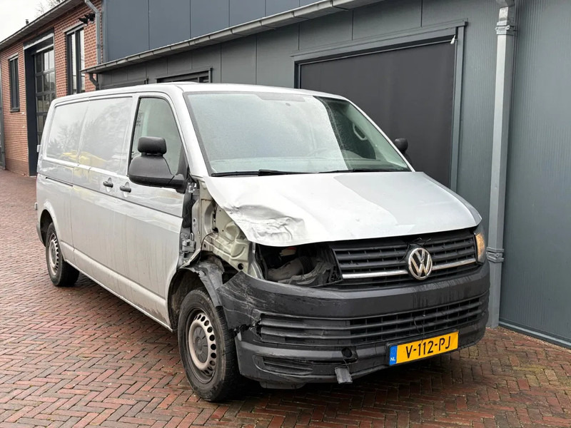 Volkswagen Transporter Lichte Schade 2.0 tdi L2 Carplay Parkeersensoren Dealeronderhouden NAP - Furgoneta pequeña: foto 1 Volkswagen Transporter Lichte Schade 2.0 tdi L2 Carplay Parkeersensoren Dealeronderhouden NAP - Furgoneta pequeña: foto 1