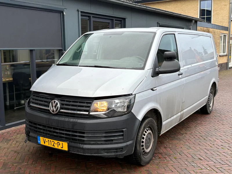 Volkswagen Transporter Lichte Schade 2.0 tdi L2 Carplay Parkeersensoren Dealeronderhouden NAP - Furgoneta pequeña: foto 2 Volkswagen Transporter Lichte Schade 2.0 tdi L2 Carplay Parkeersensoren Dealeronderhouden NAP - Furgoneta pequeña: foto 2
