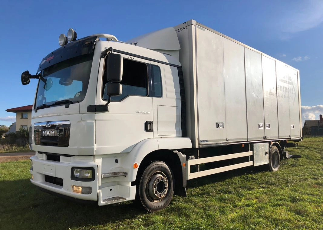 MAN 15.290 Winda Bok otwierany 18 Palet - Camión isotérmico: foto 4 MAN 15.290 Winda Bok otwierany 18 Palet - Camión isotérmico: foto 4