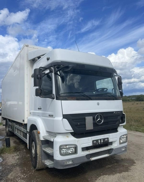 MERCEDES-BENZ AXOR PRZEBIEG TYLKO 322000 KM!!!! - Camión isotérmico: foto 1 MERCEDES-BENZ AXOR PRZEBIEG TYLKO 322000 KM!!!! - Camión isotérmico: foto 1