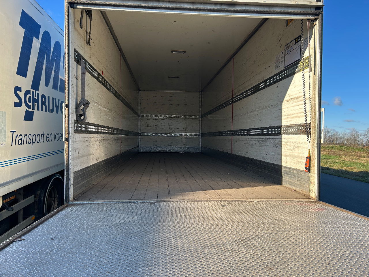 DAF LF 55 LF55-180 8.20mtr Box Turbo defect - Camión caja cerrada: foto 4 DAF LF 55 LF55-180 8.20mtr Box Turbo defect - Camión caja cerrada: foto 4