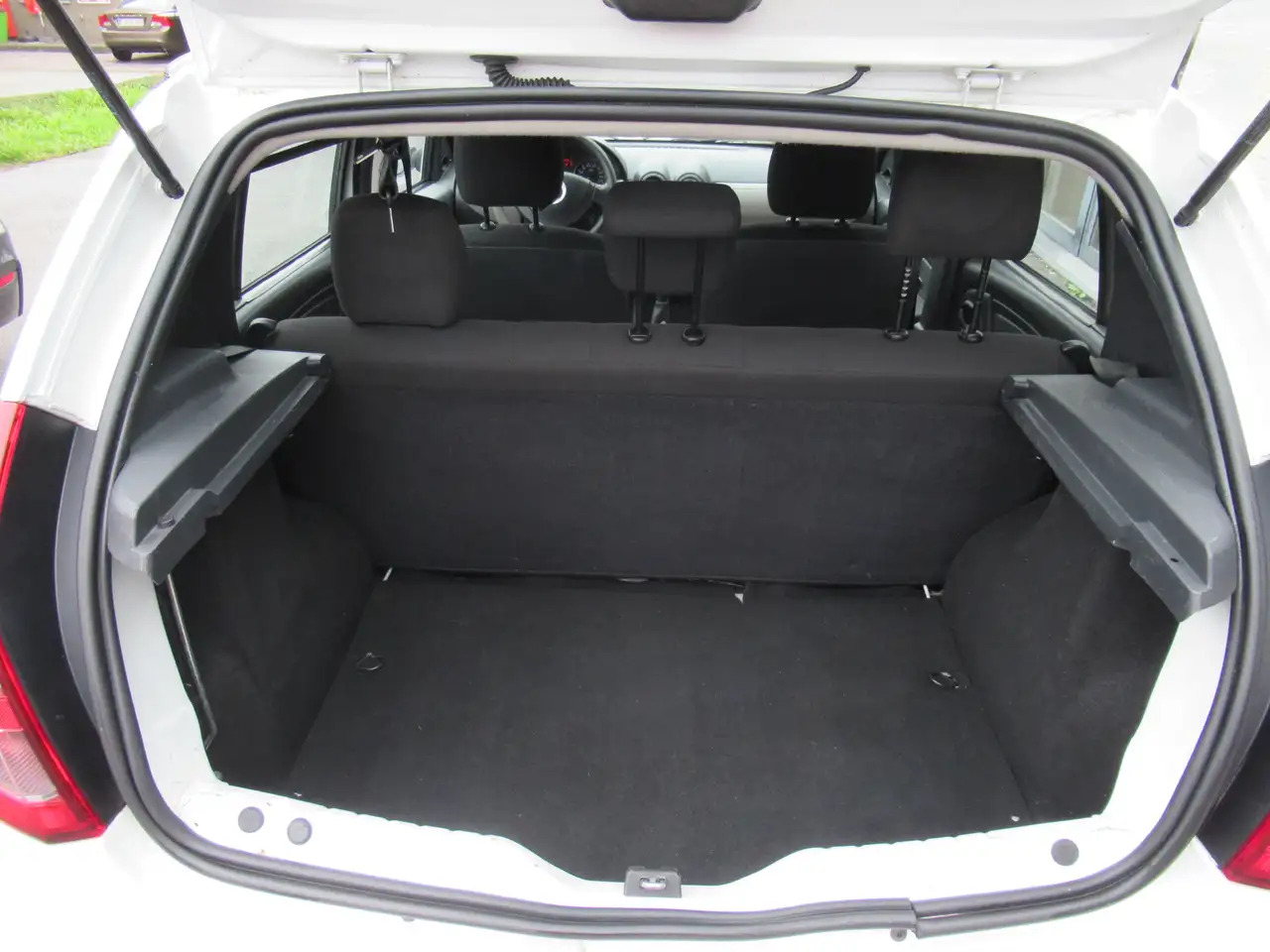 Dacia Sandero Sandero 1.2i Ambiance - Coche: foto 5 Dacia Sandero Sandero 1.2i Ambiance - Coche: foto 5