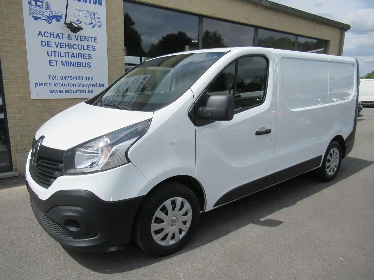 Renault Trafic CLIM AIRCO NAVI 11400€+TVA/BTW - Otros maquinaria: foto 1 Renault Trafic CLIM AIRCO NAVI 11400€+TVA/BTW - Otros maquinaria: foto 1