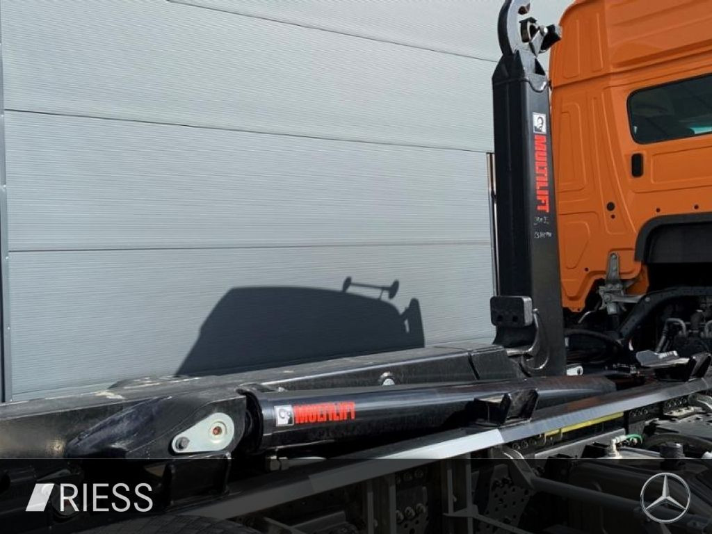 Mercedes-Benz 2551 L Abrollkipper mit HAD, gelenkter liftbarer - Camión: foto 5 Mercedes-Benz 2551 L Abrollkipper mit HAD, gelenkter liftbarer - Camión: foto 5