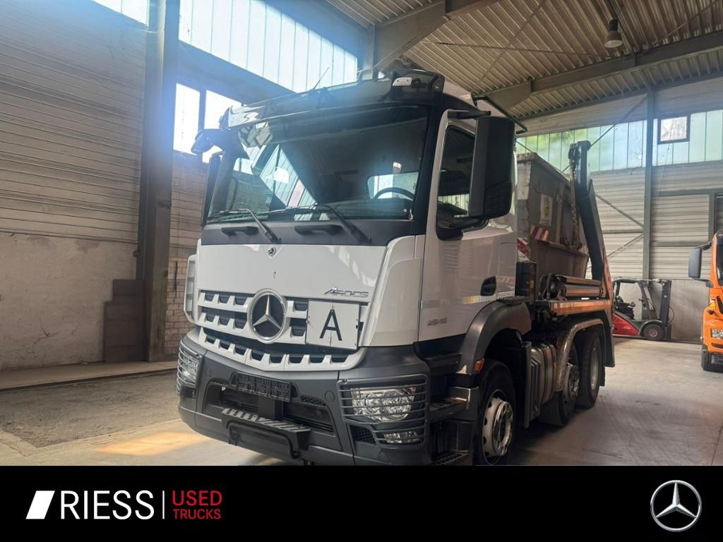 Mercedes-Benz Arocs 2546 L 6x2 Meiller Absetzer Navi AUT AHK - Camión volquete: foto 1 Mercedes-Benz Arocs 2546 L 6x2 Meiller Absetzer Navi AUT AHK - Camión volquete: foto 1