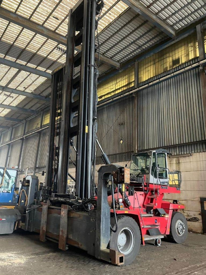 Kalmar DCF100-45E7 - Carretilla para contenedores: foto 2 Kalmar DCF100-45E7 - Carretilla para contenedores: foto 2