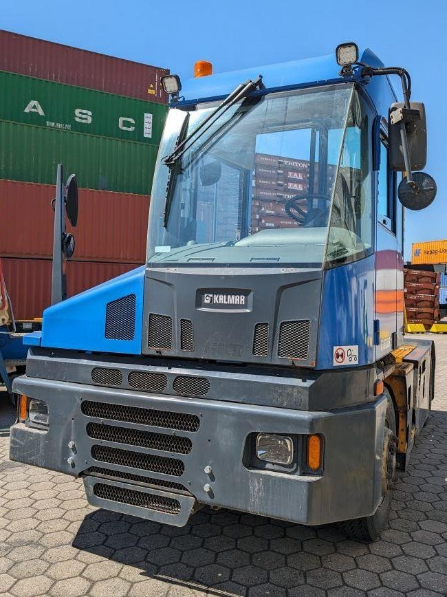 Kalmar T2 - Tractor industrial: foto 2 Kalmar T2 - Tractor industrial: foto 2