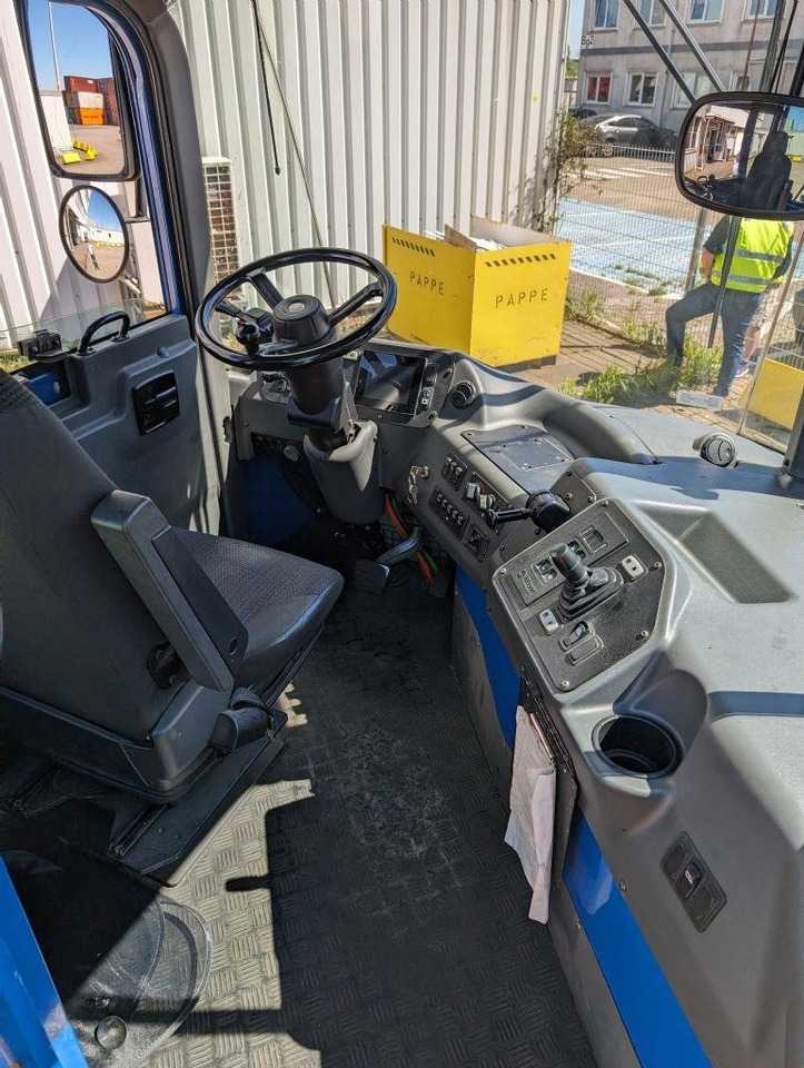 Tractor industrial Kalmar T2: foto 6 Tractor industrial Kalmar T2: foto 6