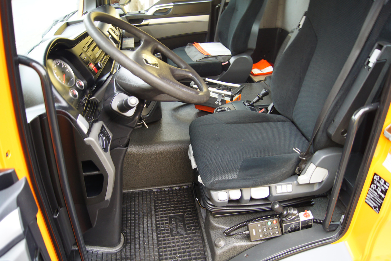 Máquina quitanieve MAN TGS 18.320 BL 4x4/ TÜV/ ATLAS 65.2/ MEILLER/ Winterdienst: foto 11 Máquina quitanieve MAN TGS 18.320 BL 4x4/ TÜV/ ATLAS 65.2/ MEILLER/ Winterdienst: foto 11