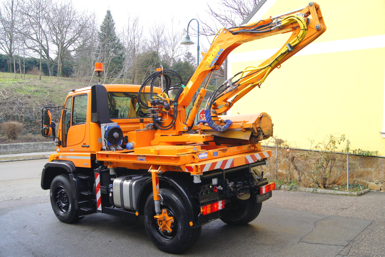 UNIMOG Unimog U 400/TÜV/Hydrostat/Mähtür +MULAG MHU 800 - Camión volquete: foto 4 UNIMOG Unimog U 400/TÜV/Hydrostat/Mähtür +MULAG MHU 800 - Camión volquete: foto 4