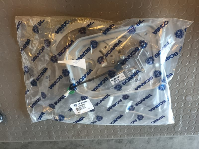 SCANIA WINDOW WINDER - 2572349 - Ventana y piezas para Camión: foto 1 SCANIA WINDOW WINDER - 2572349 - Ventana y piezas para Camión: foto 1