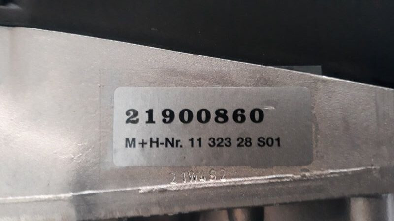 VOLVO FUEL FILTER HOUSING 21900860, 21032642 - Filtro de combustible para Camión: foto 5 VOLVO FUEL FILTER HOUSING 21900860, 21032642 - Filtro de combustible para Camión: foto 5