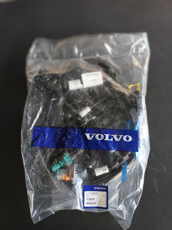 VOLVO WIRES - 22589935 - Cables/ Alambres para Camión: foto 1 VOLVO WIRES - 22589935 - Cables/ Alambres para Camión: foto 1