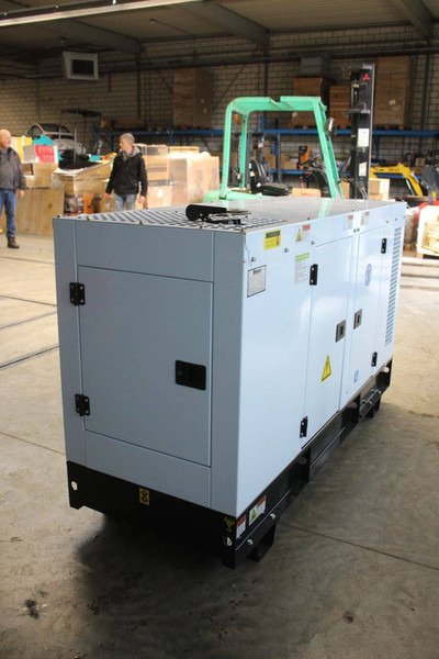 Bauer GFS-12kW - Generador industriale: foto 5 Bauer GFS-12kW - Generador industriale: foto 5