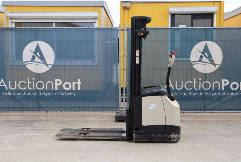 Crown - Apilador: foto 2 Crown - Apilador: foto 2