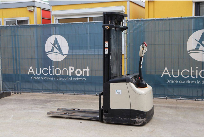 Crown - Apilador: foto 3 Crown - Apilador: foto 3