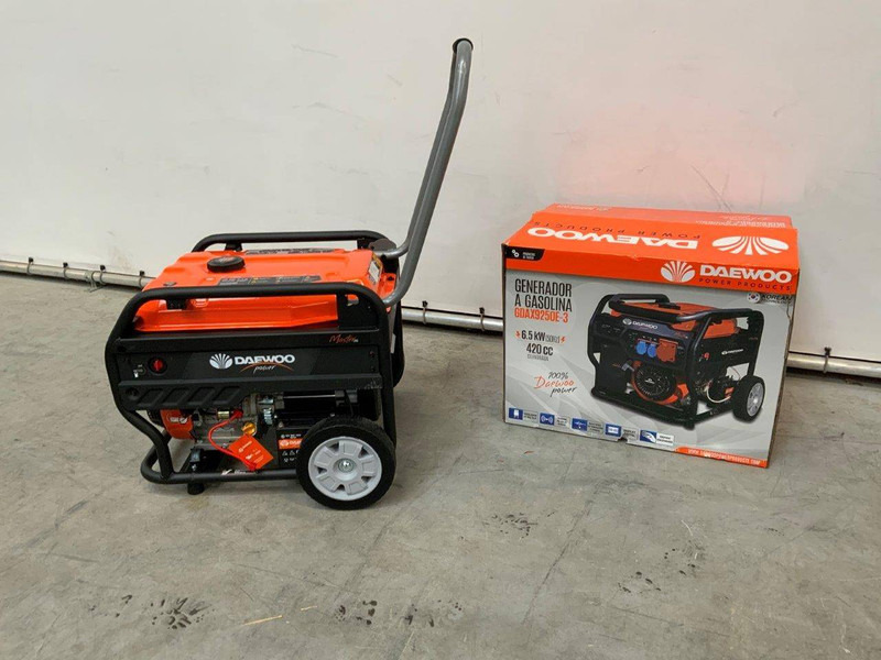 Daewoo GDAX9250E-3 - Generador industriale: foto 2 Daewoo GDAX9250E-3 - Generador industriale: foto 2