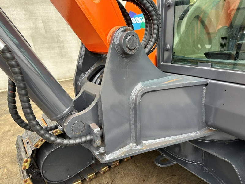 Excavadora de cadenas Doosan DX55-9C: foto 16