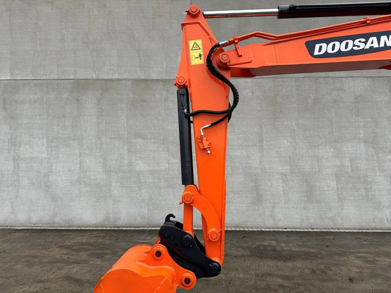 Excavadora de cadenas Doosan DX55-9C: foto 11