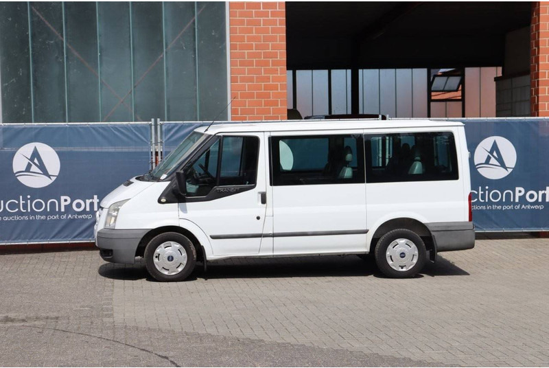 Ford Tourneo - Furgón: foto 3 Ford Tourneo - Furgón: foto 3