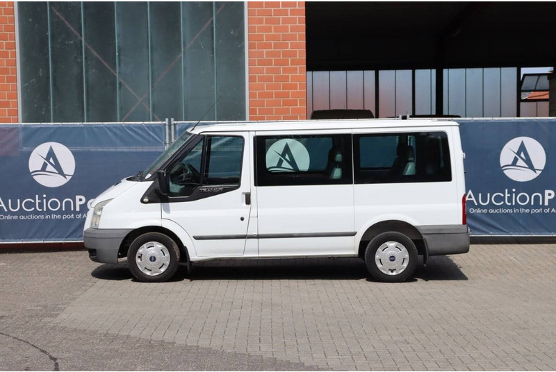 Ford Tourneo - Furgón: foto 1 Ford Tourneo - Furgón: foto 1