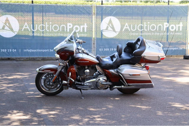 Harley-Davidson Ultra Classic CVO - Motocicleta: foto 1 Harley-Davidson Ultra Classic CVO - Motocicleta: foto 1