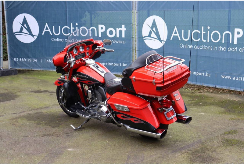 Harley-Davidson Ultra Glide CVO - Motocicleta: foto 4 Harley-Davidson Ultra Glide CVO - Motocicleta: foto 4