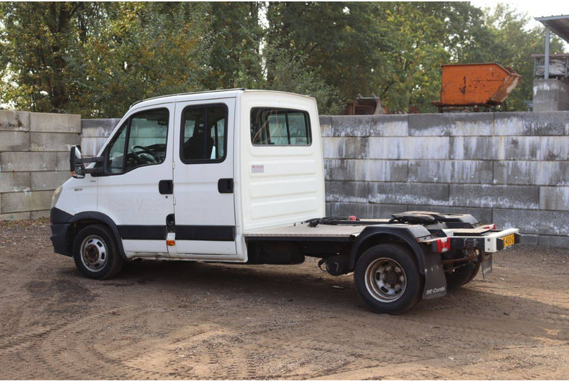 Iveco Daily 35C17 35C17 - Camión caja cerrada: foto 3 Iveco Daily 35C17 35C17 - Camión caja cerrada: foto 3