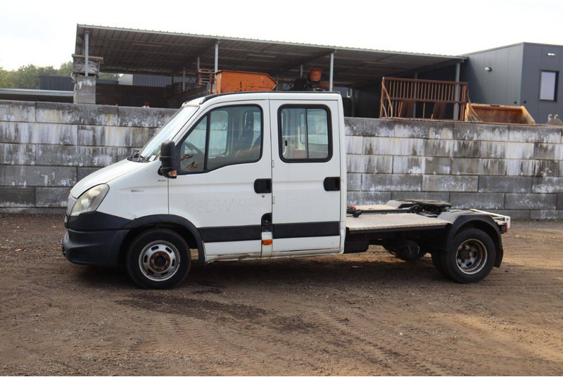Iveco Daily 35C17 35C17 - Camión caja cerrada: foto 1 Iveco Daily 35C17 35C17 - Camión caja cerrada: foto 1