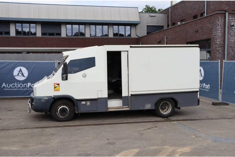 Iveco Daily - Furgón: foto 1 Iveco Daily - Furgón: foto 1