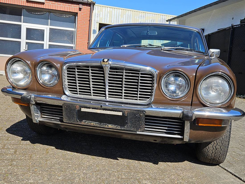 Jaguar 'XJ (series II) 4.2 Automatic - Sedan: foto 4 Jaguar 'XJ (series II) 4.2 Automatic - Sedan: foto 4