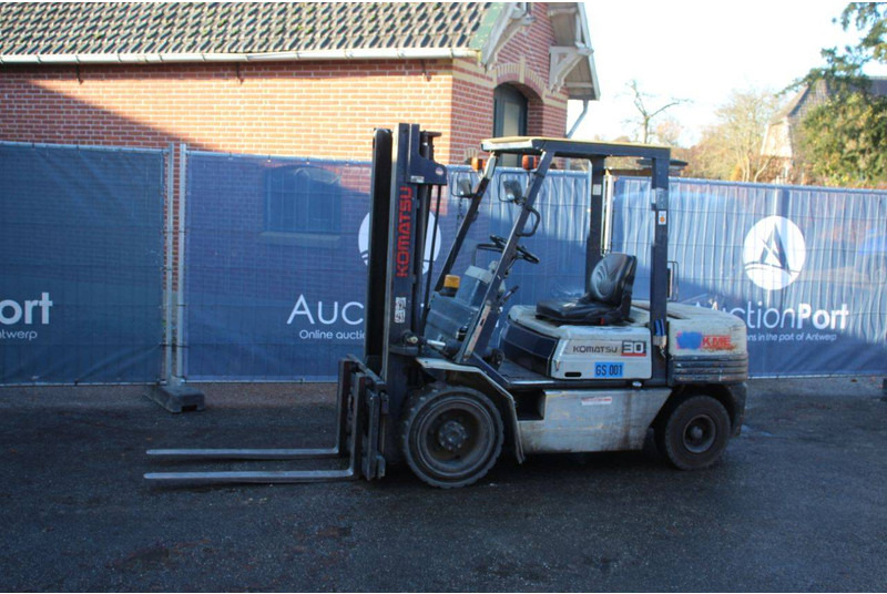 Komatsu FD30T-11E - Carretilla elevadora diésel: foto 1 Komatsu FD30T-11E - Carretilla elevadora diésel: foto 1