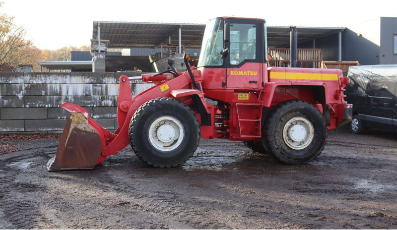Komatsu WA 270-3 - Cargadora de ruedas: foto 1 Komatsu WA 270-3 - Cargadora de ruedas: foto 1