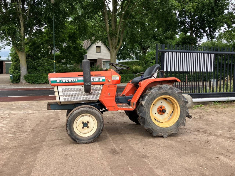 Kubota B1502DT - Tractor: foto 1 Kubota B1502DT - Tractor: foto 1
