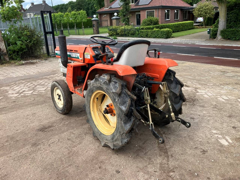 Kubota B1502DT - Tractor: foto 3 Kubota B1502DT - Tractor: foto 3