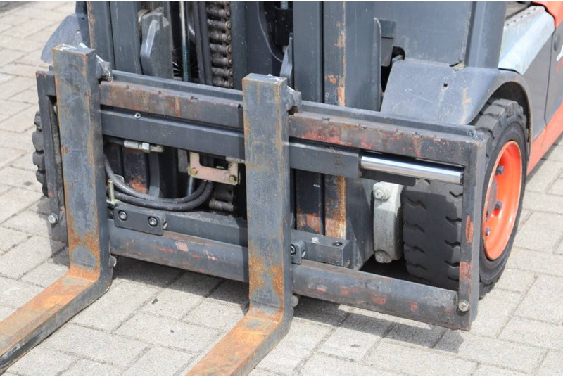 Carretilla elevadora eléctrica Linde E14-02: foto 19