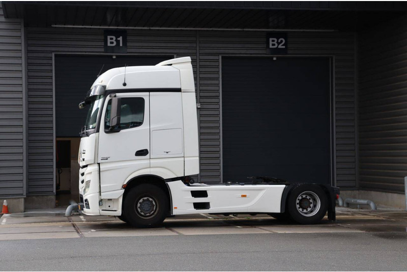 Mercedes-Benz Actros - Camión chasis: foto 1 Mercedes-Benz Actros - Camión chasis: foto 1