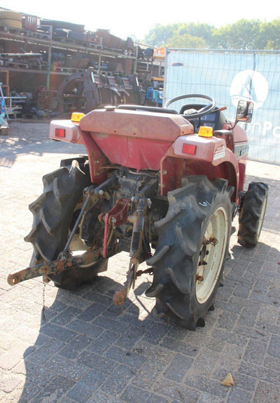 Mitsubishi MT165 - Tractor: foto 5 Mitsubishi MT165 - Tractor: foto 5
