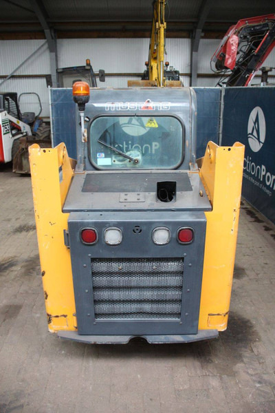 Mustang R135 - Cargadora de ruedas: foto 4 Mustang R135 - Cargadora de ruedas: foto 4