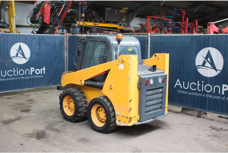 Mustang R135 - Cargadora de ruedas: foto 3 Mustang R135 - Cargadora de ruedas: foto 3