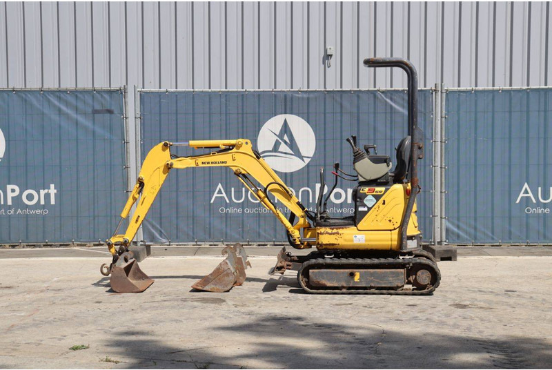 New Holland E9SR - Miniexcavadora: foto 2 New Holland E9SR - Miniexcavadora: foto 2