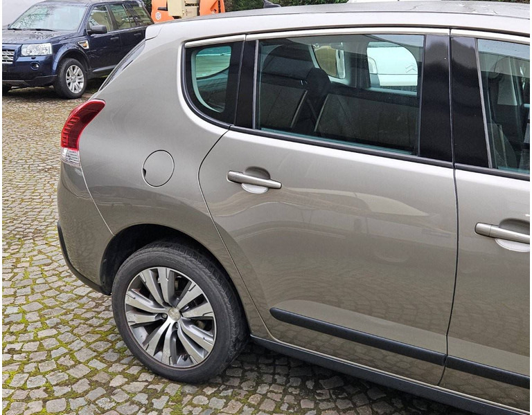 Peugeot 3008 (I - update) 1.6 VTi - Sedan: foto 2 Peugeot 3008 (I - update) 1.6 VTi - Sedan: foto 2
