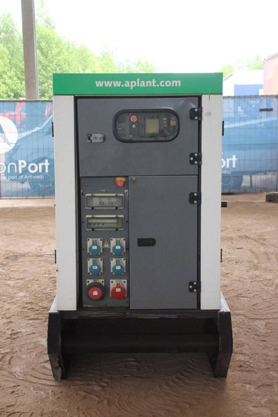 SDMO R110C3 - Generador industriale: foto 4 SDMO R110C3 - Generador industriale: foto 4