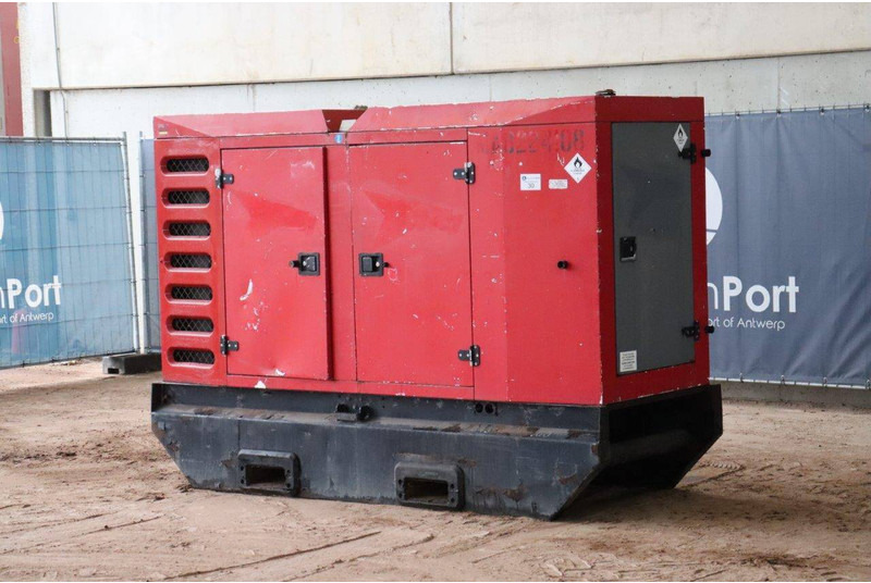 SDMO R145 - Generador industriale: foto 3 SDMO R145 - Generador industriale: foto 3