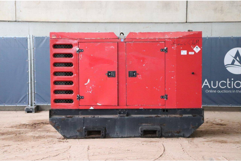 SDMO R145 - Generador industriale: foto 2 SDMO R145 - Generador industriale: foto 2